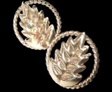Vintage Hallmarked 18ct Gold Leaf Stud Earrings