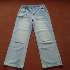 Light wash wide leg jeans
