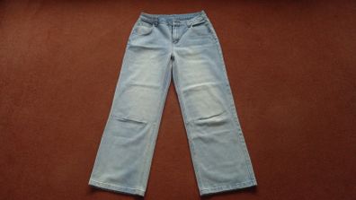 Light wash wide leg jeans