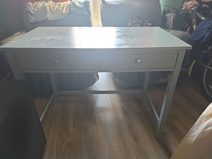desk
