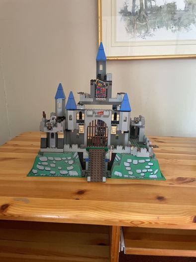 Lego King Leo's Castle
