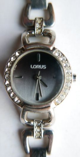 Vintage Beautiful Lorus Ladies Quartz Watch