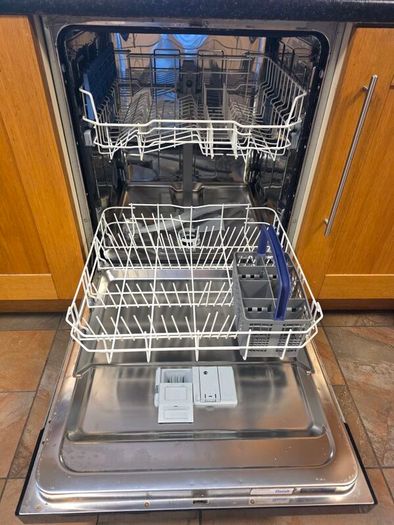 integrated indesit dishwasher