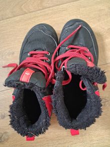 Free. Boys hiking boots. Size 1 .