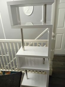 shelfs  white and chrome shelfs perfect condition