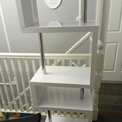 shelfs  white and chrome shelfs perfect condition