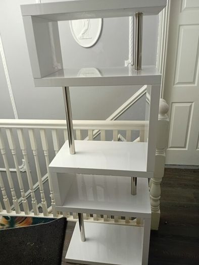 set of shelfs white and chrome perfect condition