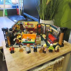 LEGO Ideas Friends Central Perk Set