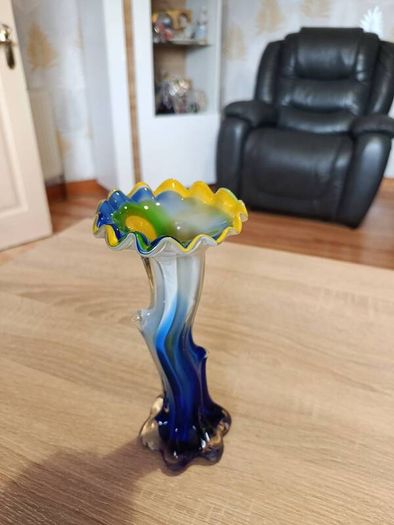 Vintage Art Glass Vase 19cm 380g
