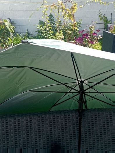 New Screw on Umbrella for Portio Tables