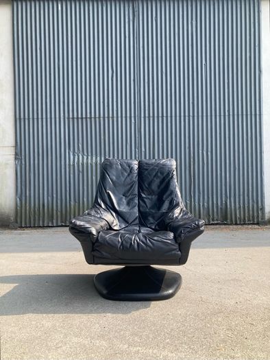 Mid Century Swivel Lounge Chair - Warehouse and Showroom Open Saturday  15th August 12 till 4pm 12 till 4pm Eircode R95T227