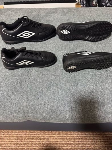 Football boots for artificial turf
