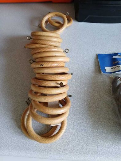 Curtain rings