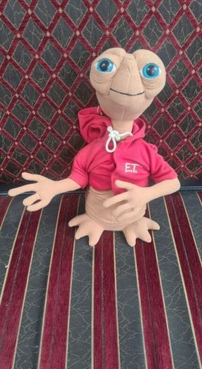 E.t