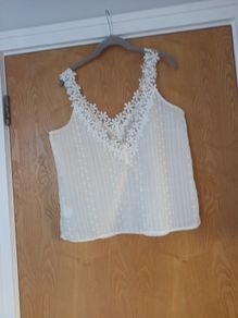 Shein White  Sleevless  Top   S. L 14.  (No Stretch In the Material). New - No Tag.