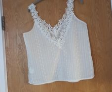 Shein White  Sleevless  Top   S. L 14.  (No Stretch In the Material). New - No Tag.