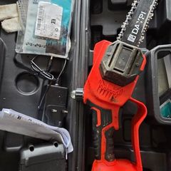 mini saw with charger and battery