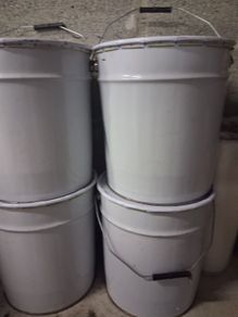 4 20 Litres Of Black Roof Paint Cost 600 sell 300