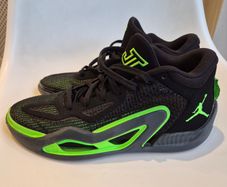 Nike Jordan basketball shoes