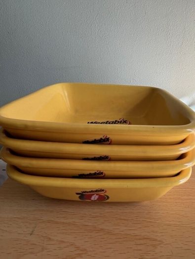 4 x Weetabix 70th Anniversary And 1 x Cornflakes Cereal Bowls. In Excellent Condition Total 6 cereal Bowls