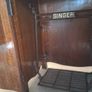 1920- 1950s Singer sewing machine cabinet Image 6