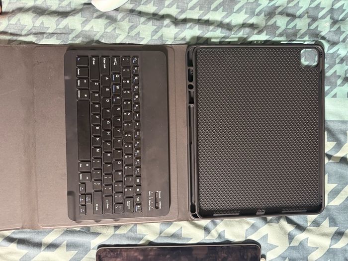 Pristine condition iPad Air 13 inch 256gb M3 chip WiFi
