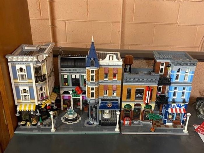 Lego Creator sets 10255 and 10246