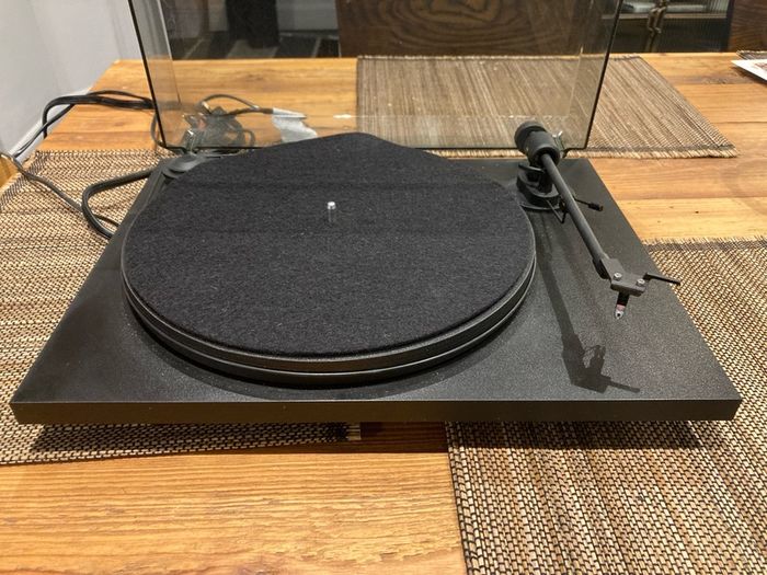Project Primary E Turntable
