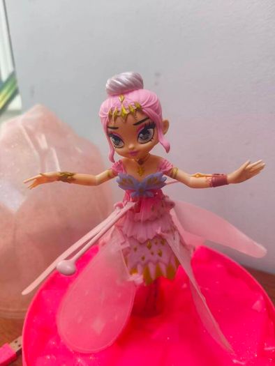 Hatchimals Pixies Crystal Flyers toy