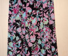 Perfect for Summer. beautiful floral midi skirt