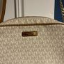 micheal kors cross body  bag Image 2