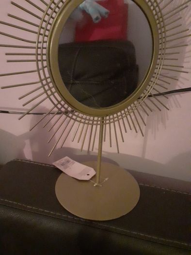 Gold mirror