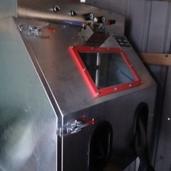 Sand blasting equipment