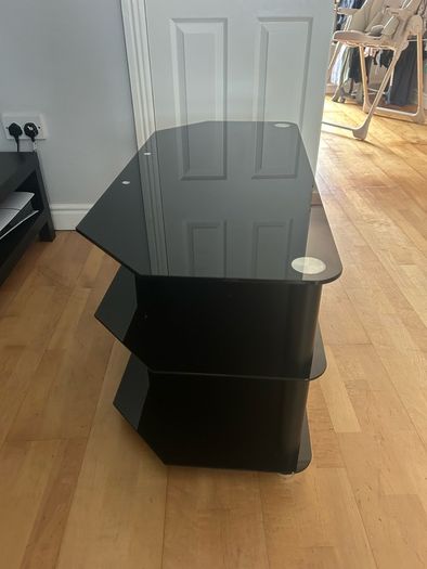 Free TV stand