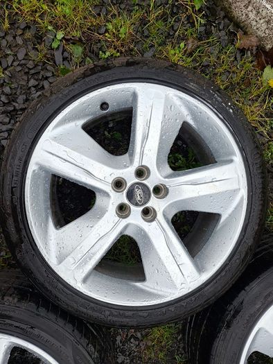 19" Ford Alloys with tyres