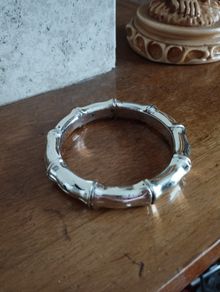Beautiful silver ton bracelet.