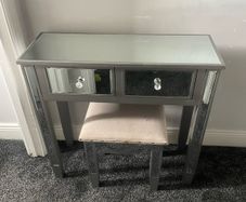 Dressing table