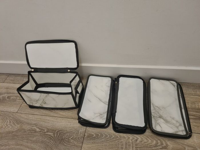 4 Clever Marble Clothes Storage Bags