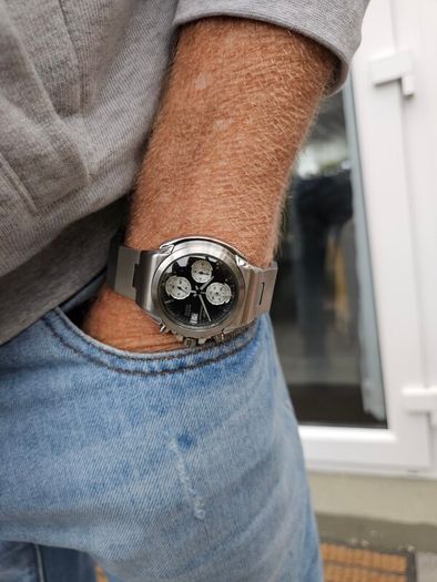 Watch Citizen OXY Chronograph.