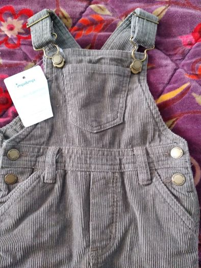 Bnwt New Baby boy dungarees 9 to 12 months