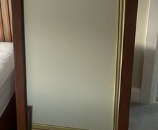 Free standing mirror