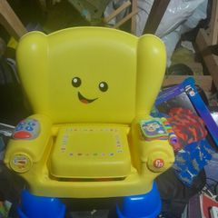 Laugh and learn smart chair