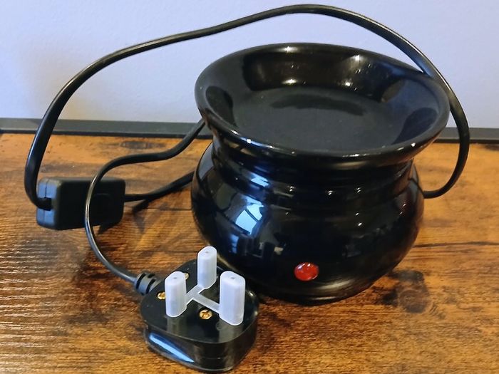 Hosley Glossy Black Ceramic Electric Wax Melt Burner