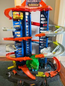 Hot wheels tower