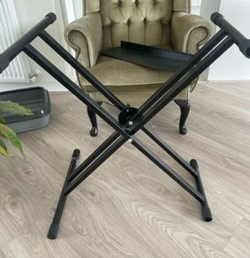 piano stand