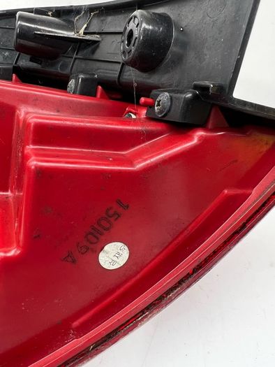 2015 Kia Sportage Offside Drivers Rear Outer Body Tail Light 92402 3w610 A2l16b2