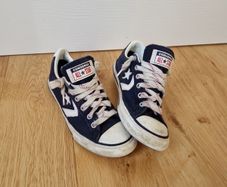 CONVERSE trainers size 2uk
