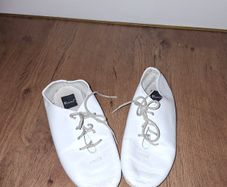 Small dance shoes(jazz shoes), leather, size 7 Jr.