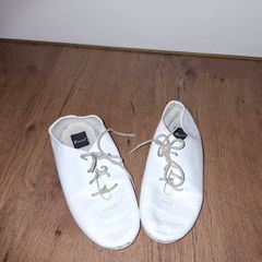 Small dance shoes(jazz shoes), leather, size 7 Jr.