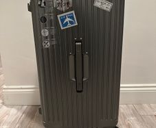 Lightweight Hardshell Spinner (Luggage)